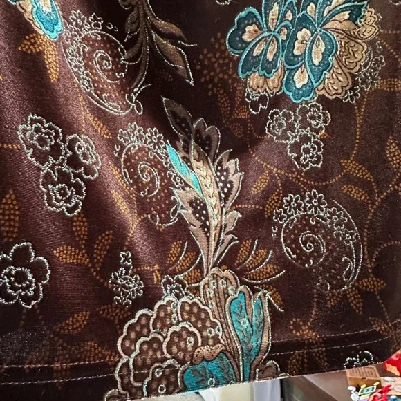 Briggs New York Petite PXL Chocolate Brown Teal Floral Velvet Cowl Neck Top - Picture 7 of 8
